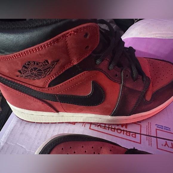 Nike Air Jordan 1 Mid Banned Men\'s Sz 7 Men Womens 8.5 Gym Red Black White